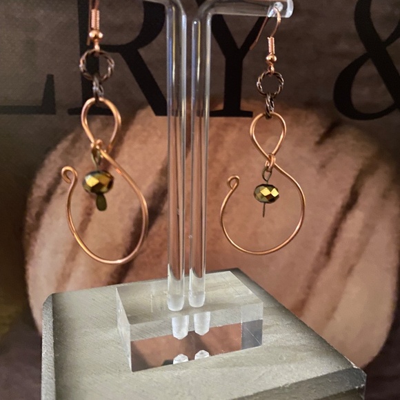 SANTUARY - Picture 3 of 4